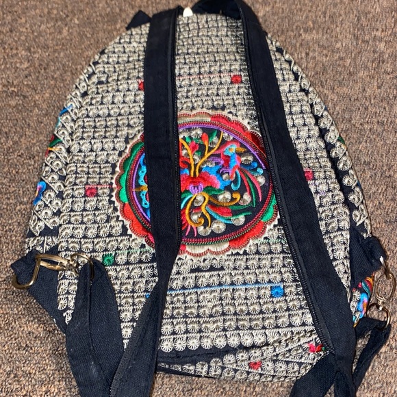 Mexican artesian backpack - Picture 5 of 6